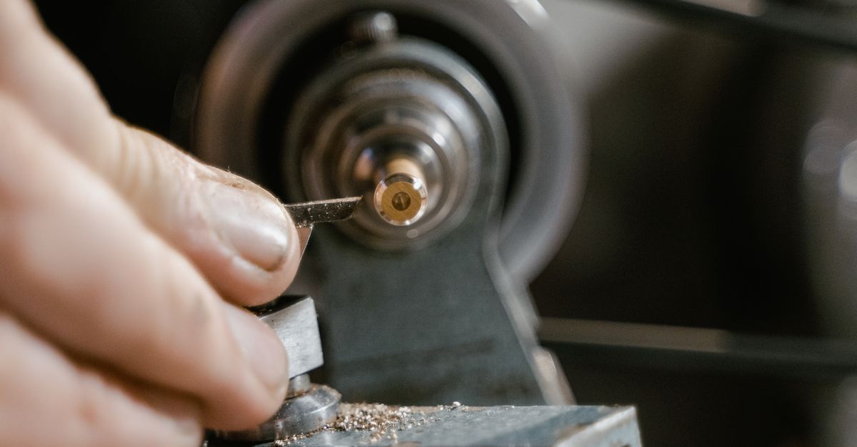 key maker professional — Damian Keys & Doors Solutions