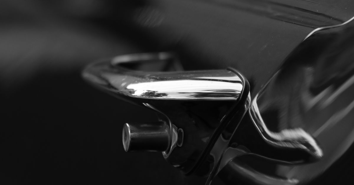 Car Lockout Service Done Right — Damage-Free Entry Explained — Damian Keys & Doors Solutions