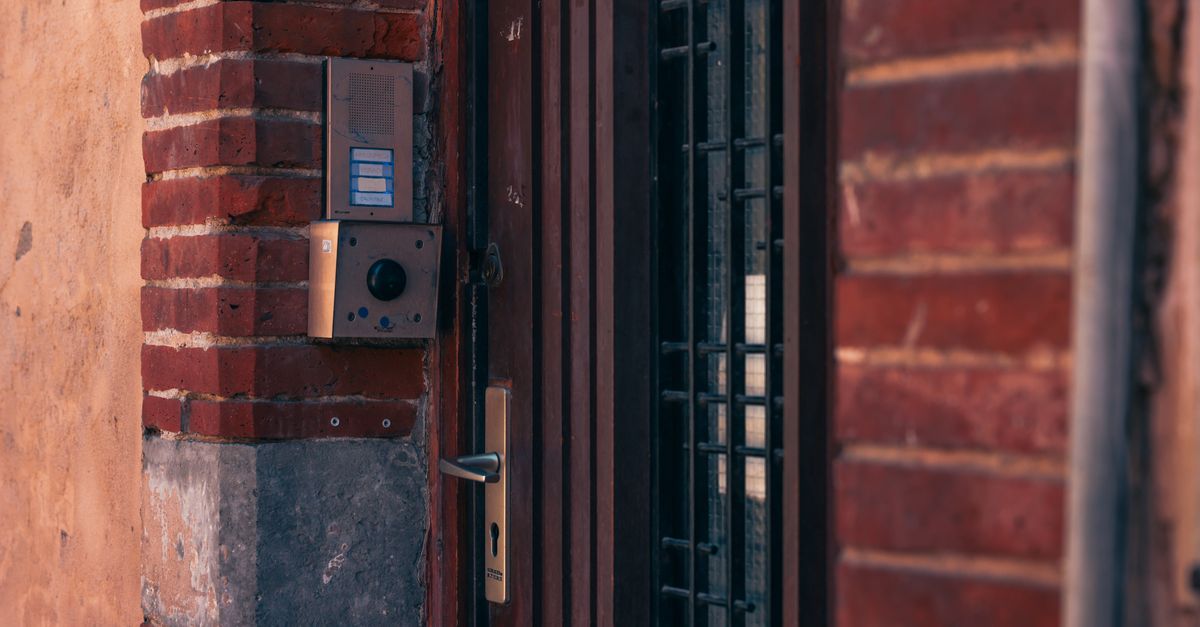 Choosing the Right Deadbolt for Your Exterior Door — Damian Keys & Doors Solutions